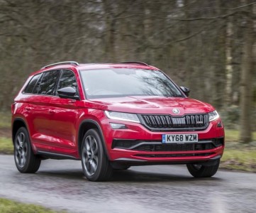 Skoda Kodiaq сражается с Porsche Cayenne в жестких внедорожных испытаниях