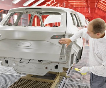 Шаг за шагом через современный магазин красок Skoda.